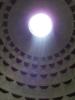 Pantheon ma v streche dieru.. a takto to vyzera, ked nou prsi dnu.